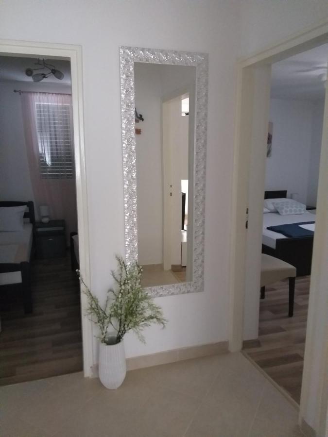 Apartment Lana Kastel Stari Kastela Exterior photo